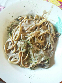 Una foto de Pasta con salsa funghi / salsa de setas
