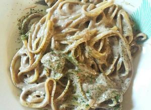 Una foto de Pasta con salsa funghi / salsa de setas