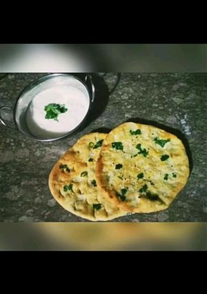 A picture of Alu wala naan.