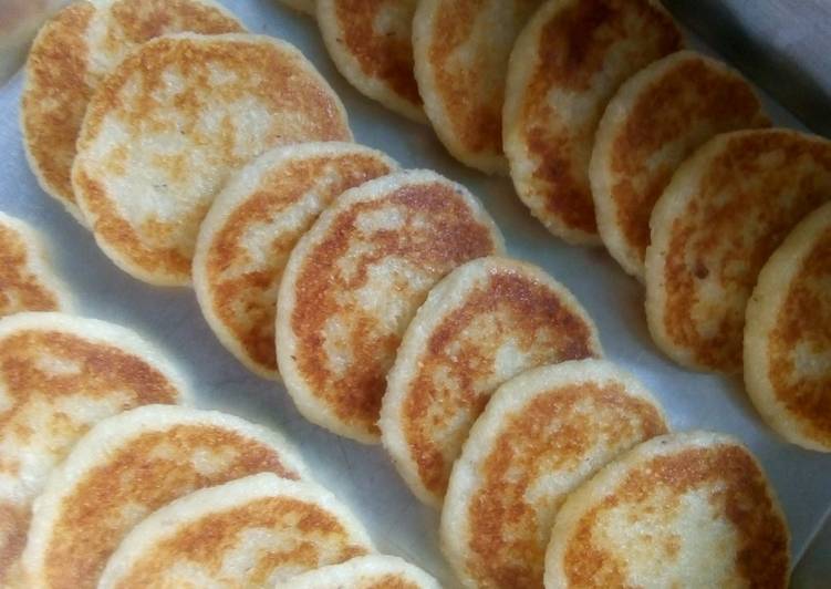 Wingko teflon (sisa nasi ketan)