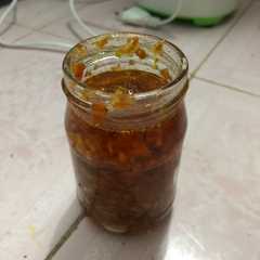 A picture of Sambel pecak (bawang/bajak).