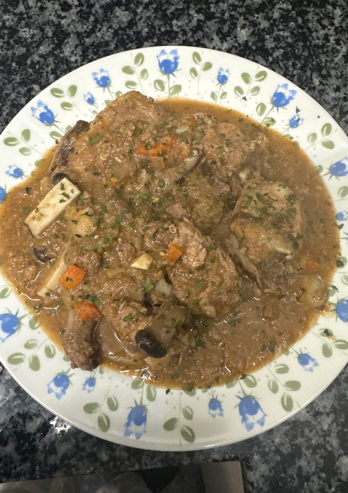 Una foto de 510. Conejo a la berguedana con mezcla de setas (principal carne)