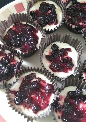 A picture of Manhatan cheesecake cupcakes.