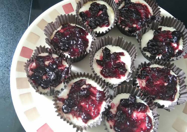 Step-by-Step Guide to Make Ultimate Manhatan cheesecake cupcakes