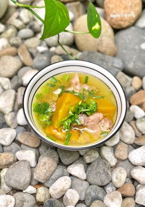 Hình của món Canh Bí Đỏ Nấu Xương Heo.