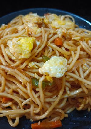 এগ চাউমিন (egg chow mein recipe in Bengali) রেসিপির প্রধান ছবি