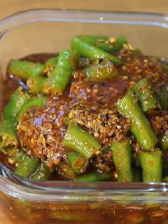 રાઈ વાળા મરચાં નું અથાણું (Rai Vala Marcha Athanu Recipe In Gujarati) રેસીપી મુખ્ય ફોટો