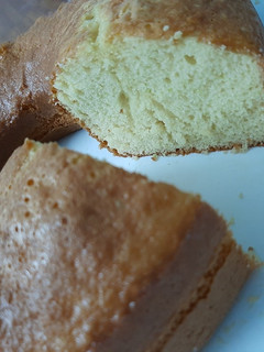 Una foto de Budín de limón SÚPER esponjoso 🤤🍋