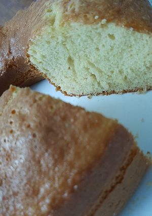 Una foto de Budín de limón SÚPER esponjoso 🤤🍋