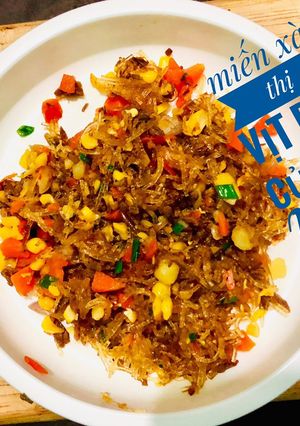 Hình của món Miến xào vịt kiểu mẹ.