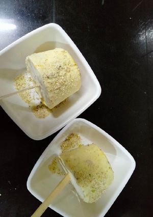 મલાઈ કેસર પિસ્તા કુલ્ફી (Malai Kesar Pista Kulfi Recipe In Gujarati) રેસીપી મુખ્ય ફોટો