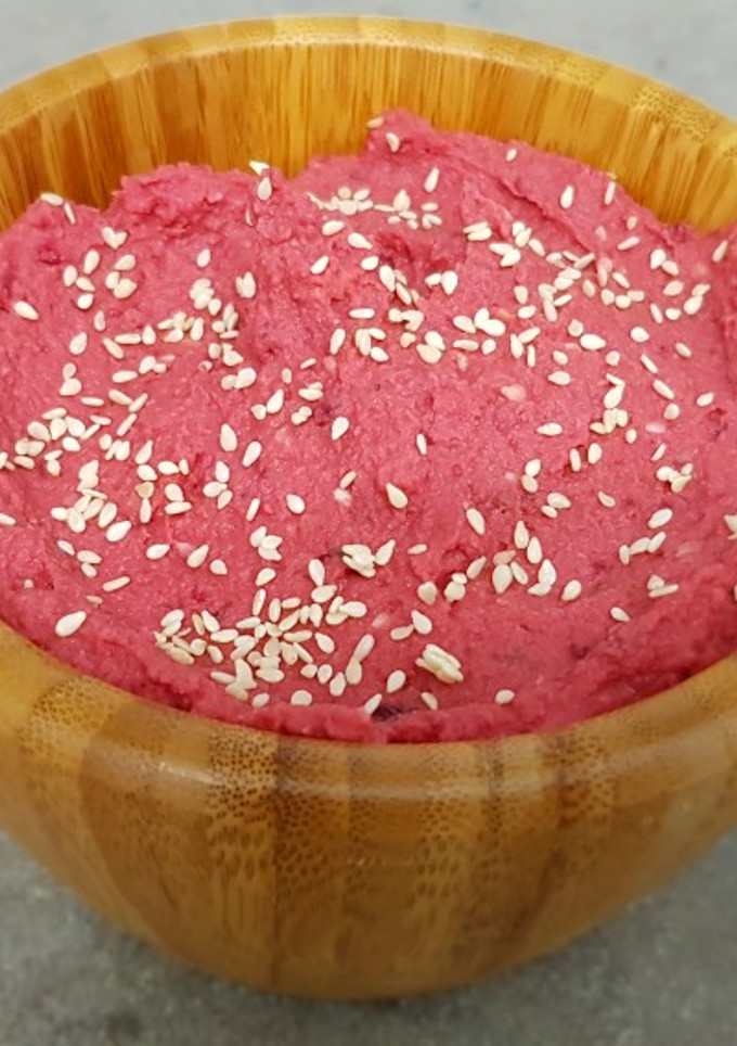 Una foto de Hummus de remolacha con thermomix