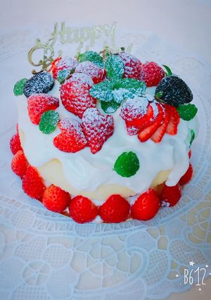 草莓裸蛋糕 的食譜成品照片