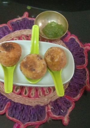 A picture of Fresh coconut aloo Pattis.