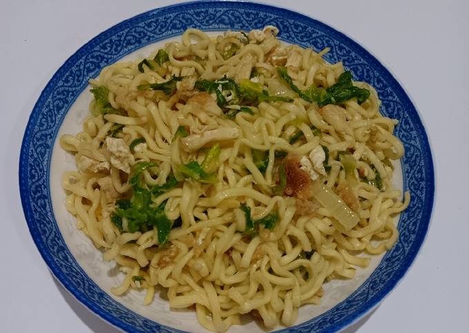 Resep Mie Telor Dengan Ayam Suwir Dan Sawi Hijau Oleh Martha Saragih