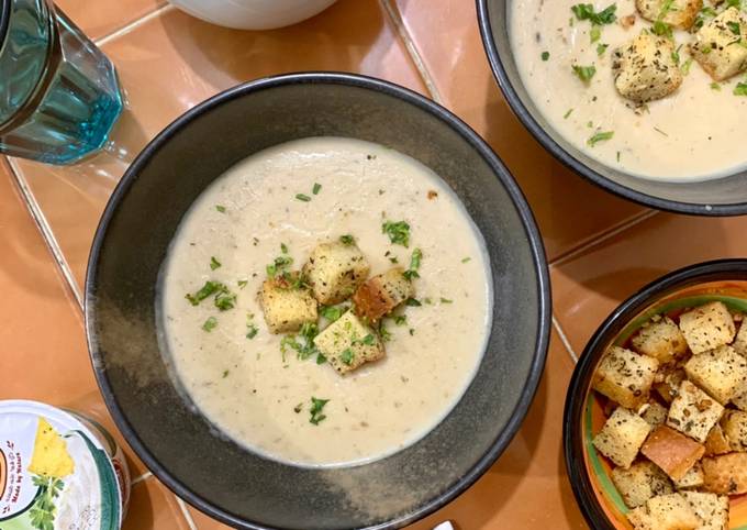 Garlic Bread Soup