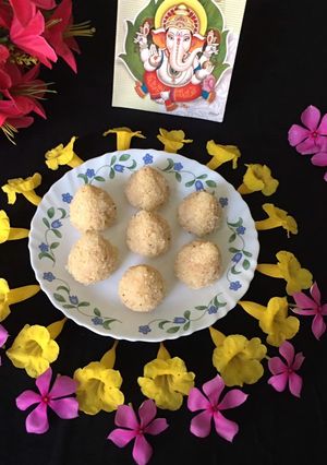 A picture of Coconut Modak.
