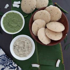 A picture of Quinoa Idli ♡ 2 Types Coconut Chutney.