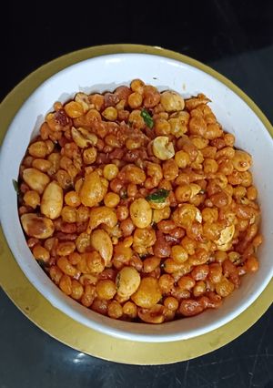 A picture of Jowar Matar Atta Masala Bundi.