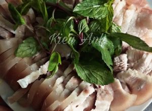 Hình của món Mẹo làm: Thịt ba chỉ luộc giòn ngon hơn.