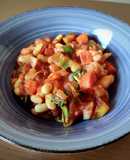 Curry de judías blancas con verduras y tomate