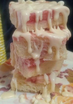 વ્હાઈટ ચોકલેટ બ્રાઉની (White Chocolate brownie recipe in Gujarati) રેસીપી મુખ્ય ફોટો