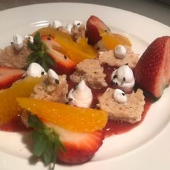 A picture of Berries Crunch - Vegan dessert.