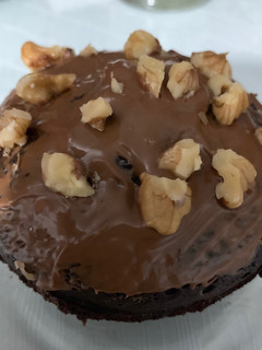 Una foto de Bizcocho a la taza de nocilla y nueces