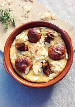 Una foto de Postre de higos rellenos de almendras