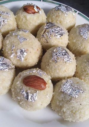 A picture of Milk laddoo.