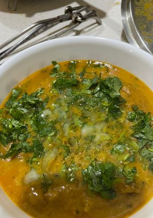 A picture of Matar mushroom curry.