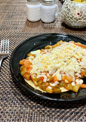 A picture of Huevos Rancheros with Nopales.