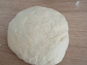 Une photo de pâte à pizza moelleuse