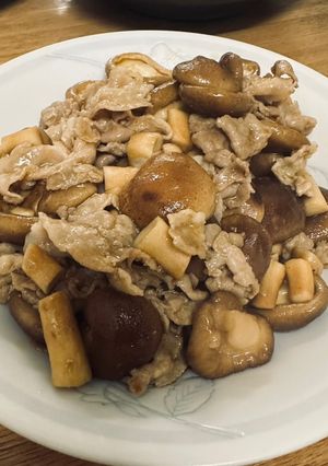 五花肉片炒蠔油香菇 的食譜成品照片
