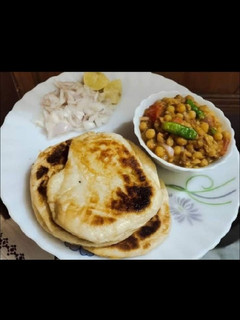 छोले कुलचे (chole kulche recipe in Hindi) रेसिपी मुख्य फोटो