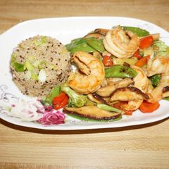 A picture of STIR-FRY SHRIMPS WITH SHIITAKE MUSHROOMS, OYSTER SAUCE AND QUINOA.