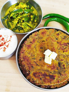 દૂધીના થેપલા (Dudhi Thepla Recipe In Gujarati) રેસીપી મુખ્ય ફોટો