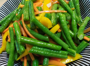蒜香炒長豆甜椒 的食譜成品照片
