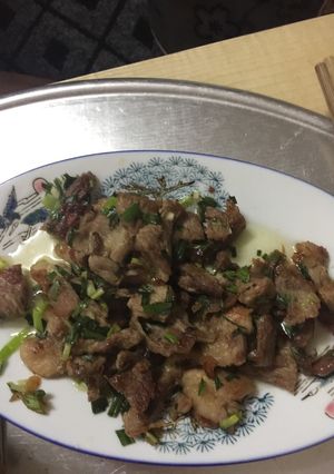 Hình của món Thịt răng cháy cạnh.