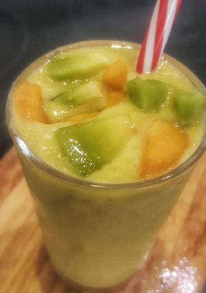 รูปของ Musk Melon 💚 Mango Smoothie แตงไทย 🥭อกร่องสมูทตี้