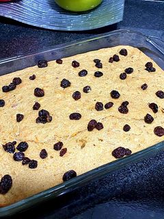 Una foto de Torta de zanahoria y banana con frutos secos