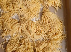 Una foto de Fideos al huevo caseros