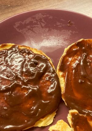 Mini palacsinta főzött tejcsokikrémmel recept fotója