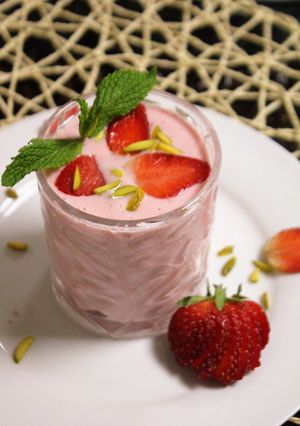 A picture of Strawberry Yogurt Smoothie.