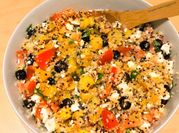 Uma foto de batata doce salada