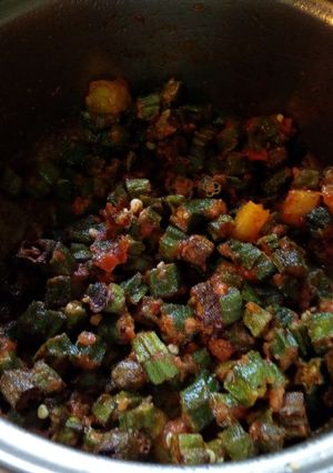 A picture of Okra with Potatoes.