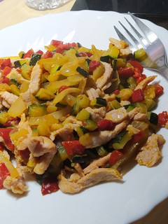 Una foto de Revuelto de verduras con filetes