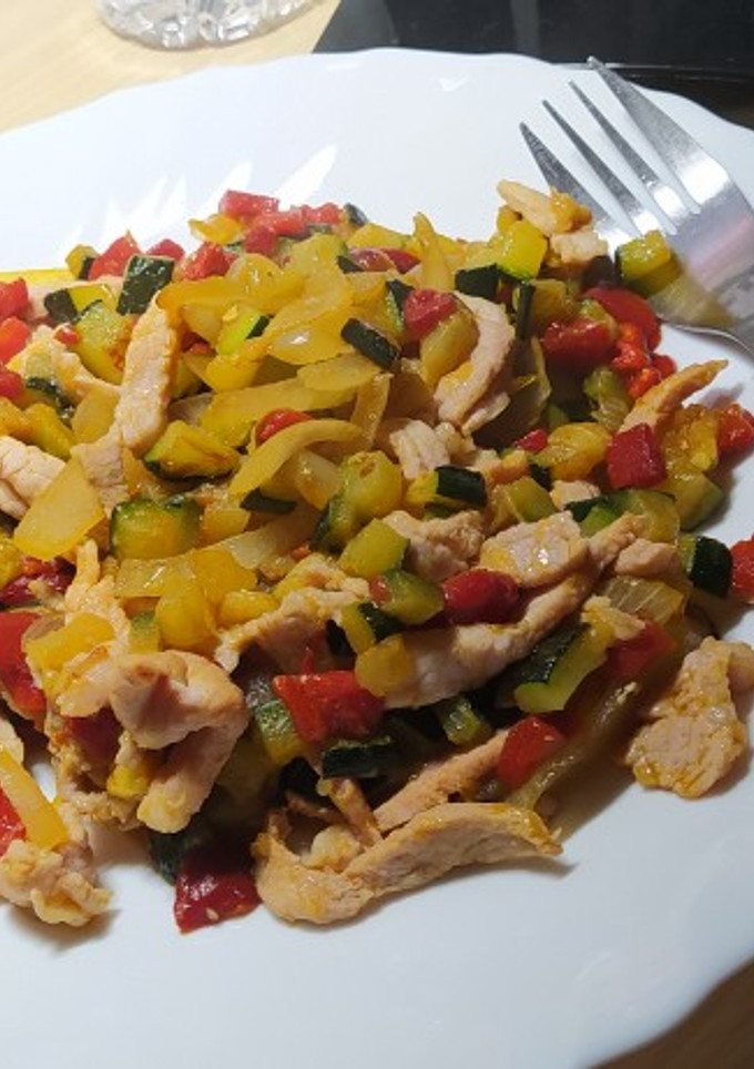 Una foto de Revuelto de verduras con filetes