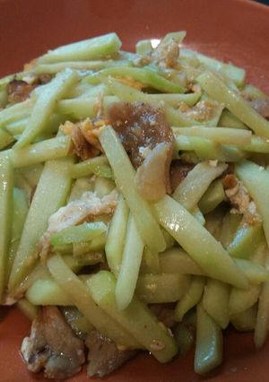 รูปของ ฟักแม้วผัดไข่ใส่หมูชิ้น