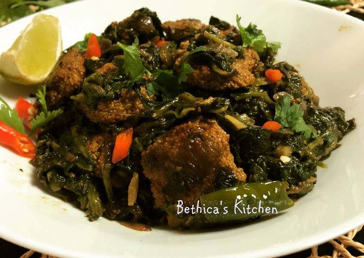 Step-by-Step Guide to Make Award-winning Spinach Stir Fry with Fish Egg Fritters